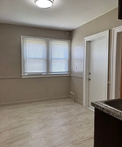4915 Maplewood Ave — Photo 12