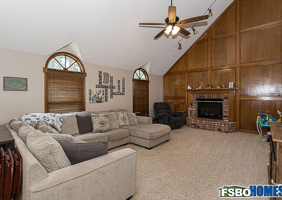 4195 Apple Valley Dr, Bettendorf, IA 52722 Zillow