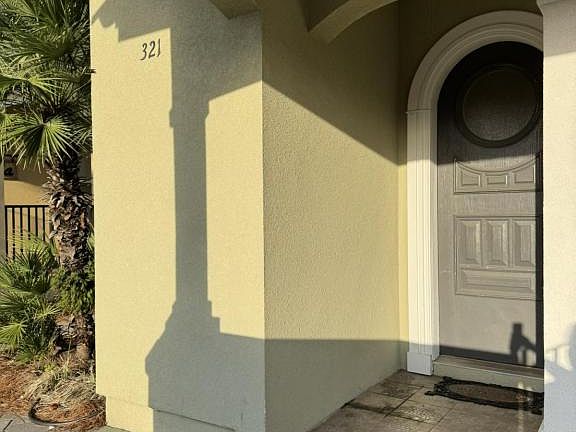 3rd image of 321 La Valencia Cir