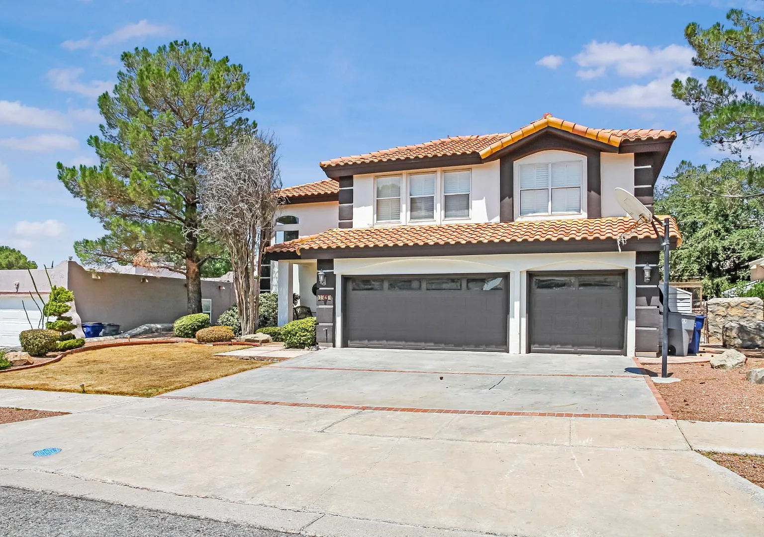 6529 Jim de Groat Dr — Photo 1