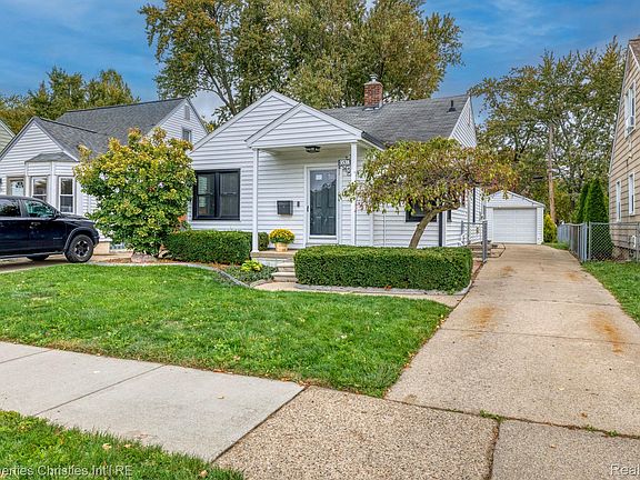2nd image of 3538 Griffith Ave
