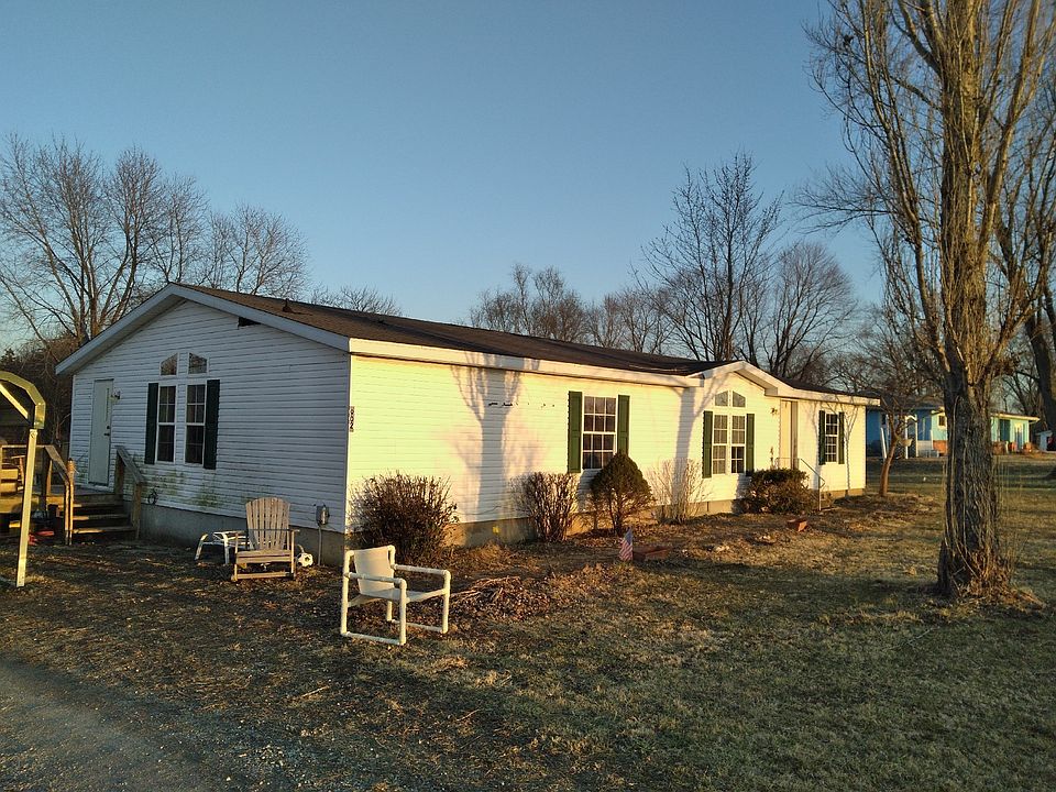 2nd image of 902 Farrar Rd