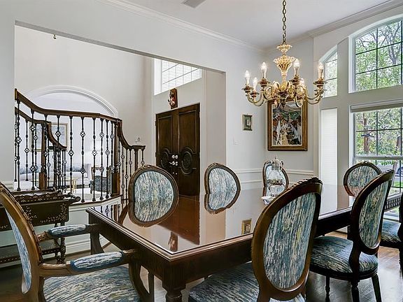 5th image of 110 Englewood St