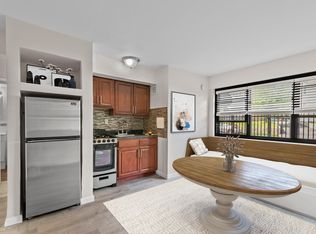 Glenwood, East Orange, NJ 07017