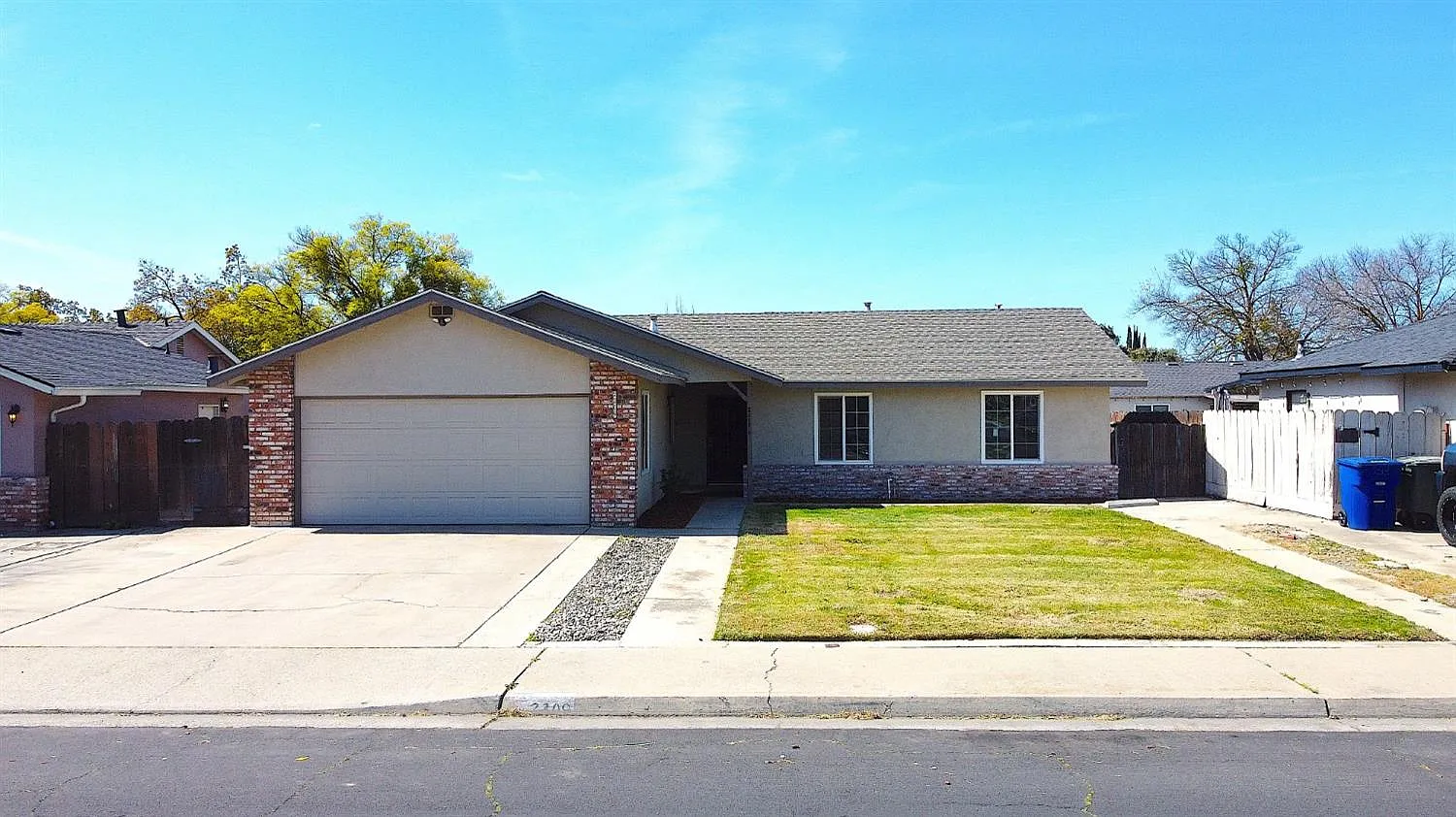 2309 Rose Ave photo 1