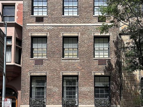 5th image of 25 E 69th St APT 4A