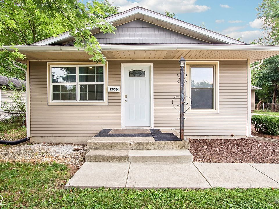 1st image of 2830 Roberta Dr