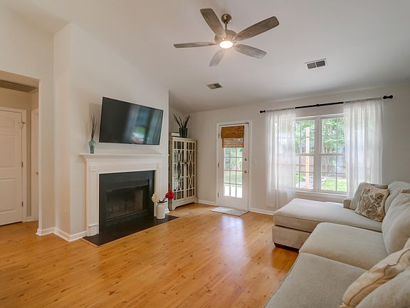 5th image of 2439 Cotton Creek Dr