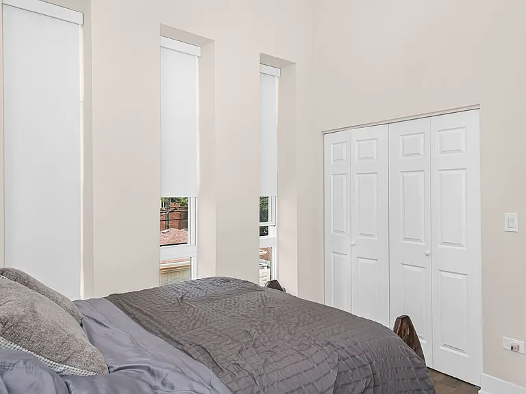 1218 W Lexington St — Photo 39