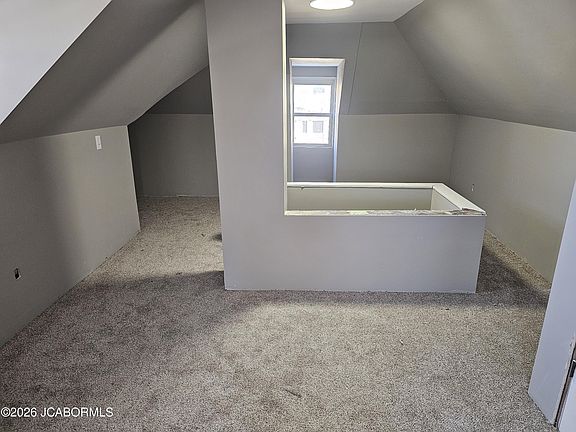 5th image of 210 S Mary Ave