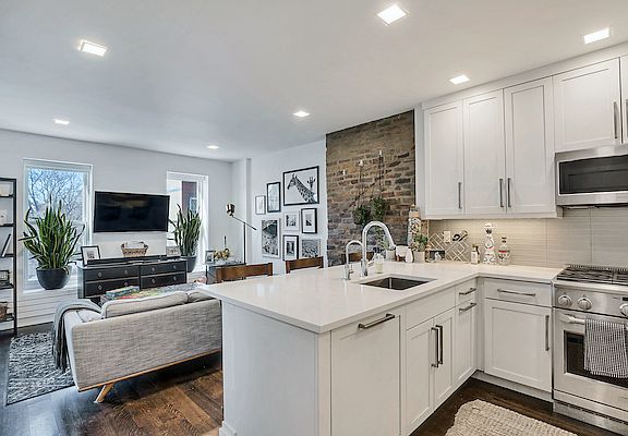 2nd image of 235 Smith St #3