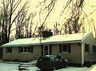 424 Candlewood Lake No Rd, New Milford, CT 06776