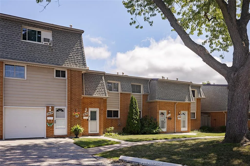 3 bed, 1.5 bath, $1,900 — Photo 1