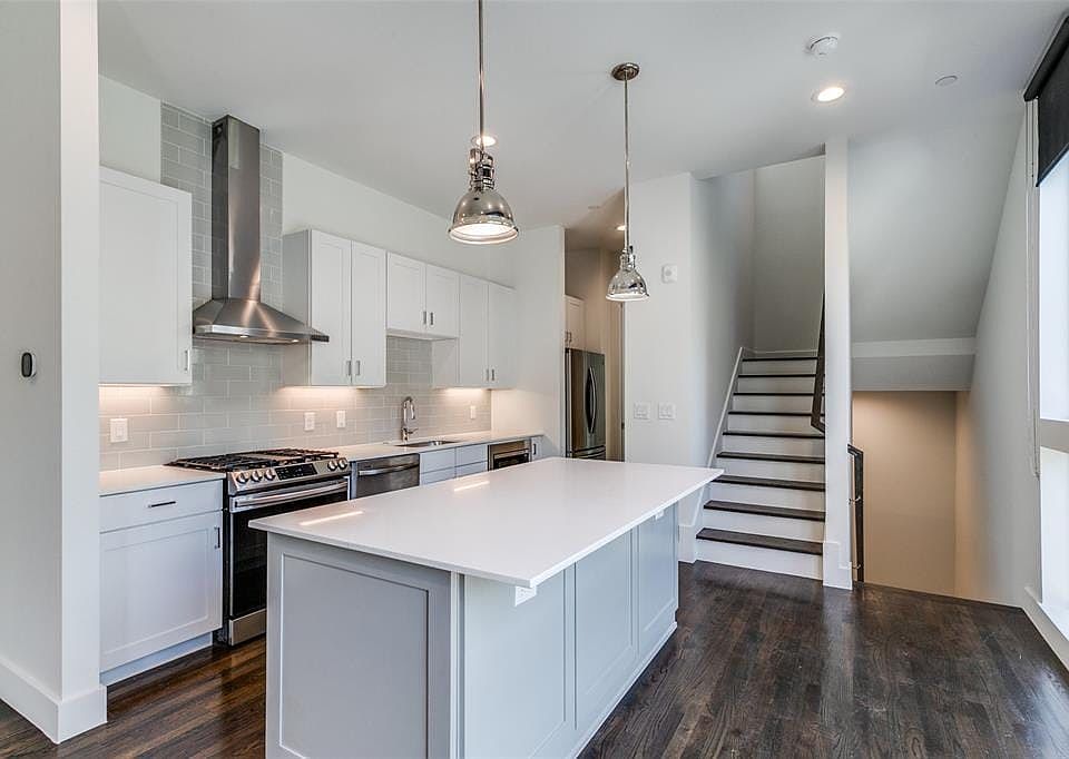1st image of 4426 Cabell Dr #901