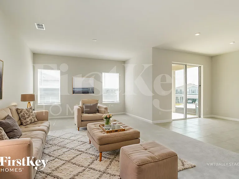 3058 Hill Point St — Photo 6