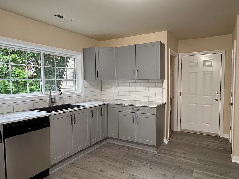 5 Meadow St #202 — Photo 2