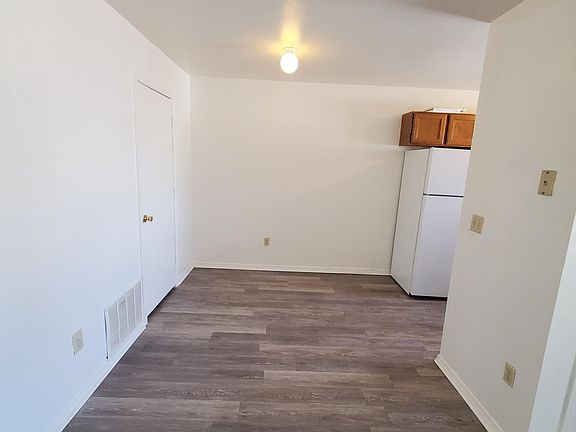 3rd image of 1601 Falcon Dr APT 12