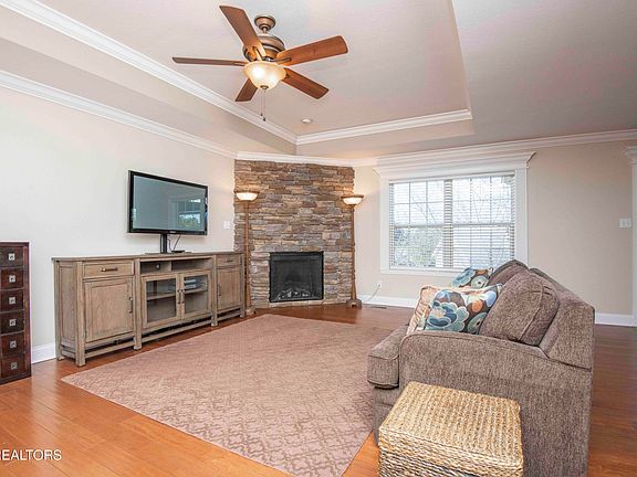 2nd image of 2727 Barsha Fields Ln