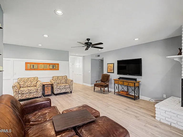 139 E Heather Ave — Photo 7