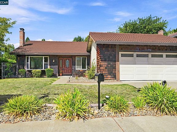 2nd image of 1284 Pinecrest Dr