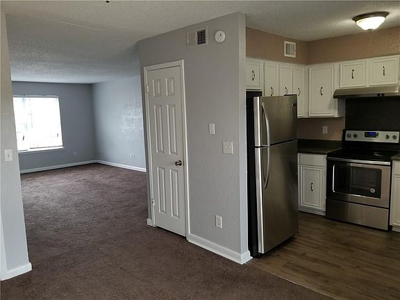 3rd image of 2164 W Brooks St APT D