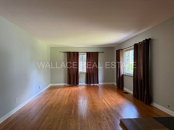 3rd image of 136 Gilbert Ln