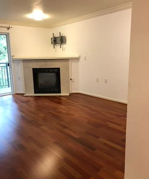 2512 E Madison St #301 — Photo 5