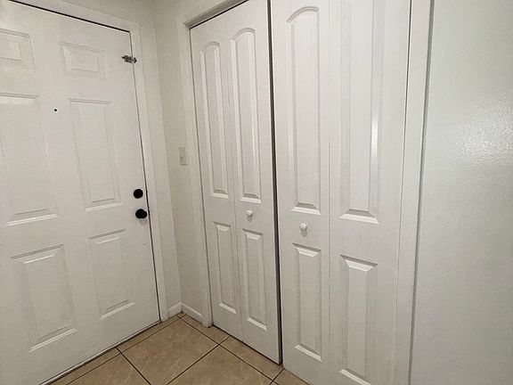 4th image of 2853 SW 32nd Ave #B