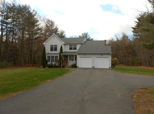 13 Glendale Woods Dr, Southampton, MA 01073