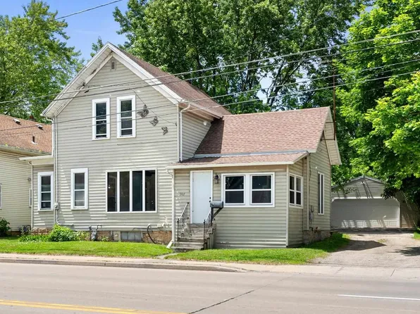907 Lawe St, Kaukauna, WI 54130
