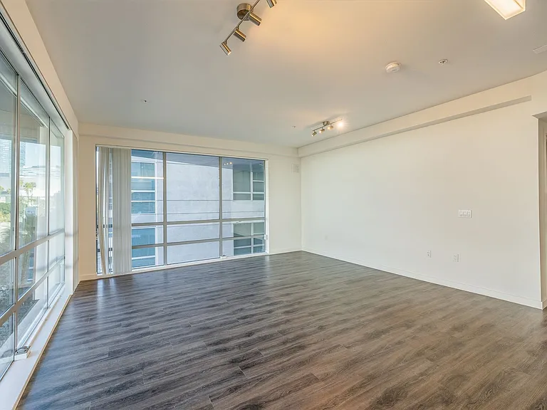 1400 FIG Apartments — Photo 46