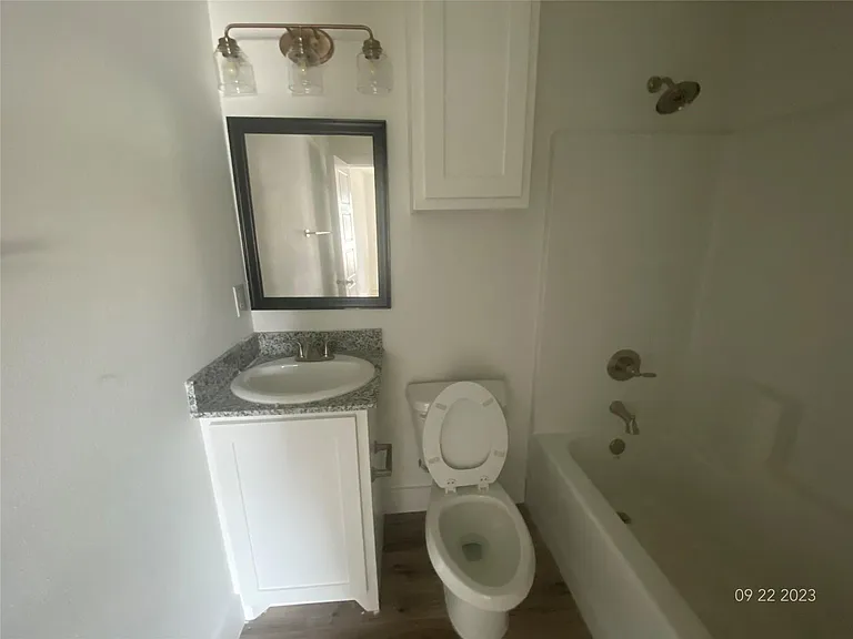 1-422 S Garrett Ct — Photo 14