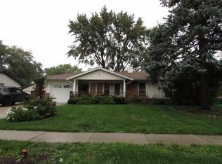 959 Ridge Ave, Elk Grove Village, IL 60007