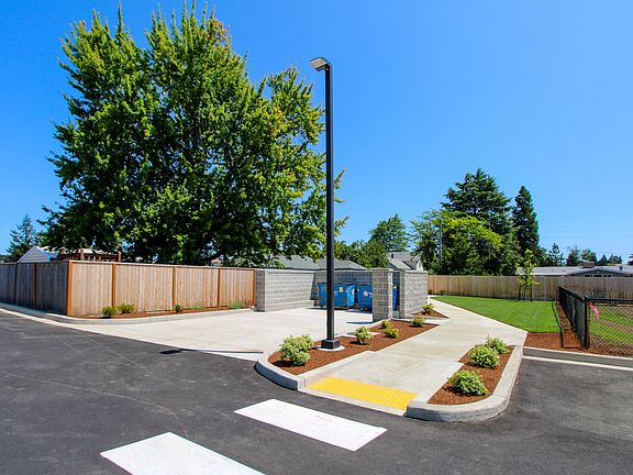 4th image of 1902 SE Hankel St #13