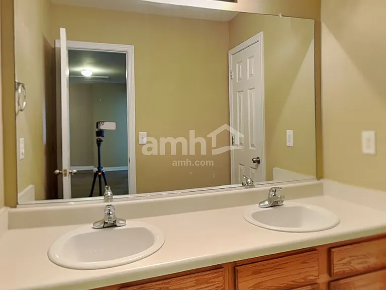 11 Silverbrook Ct — Photo 16