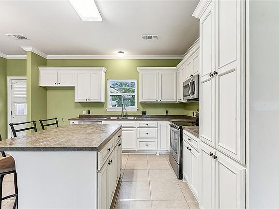4th image of 11284 Shelly St