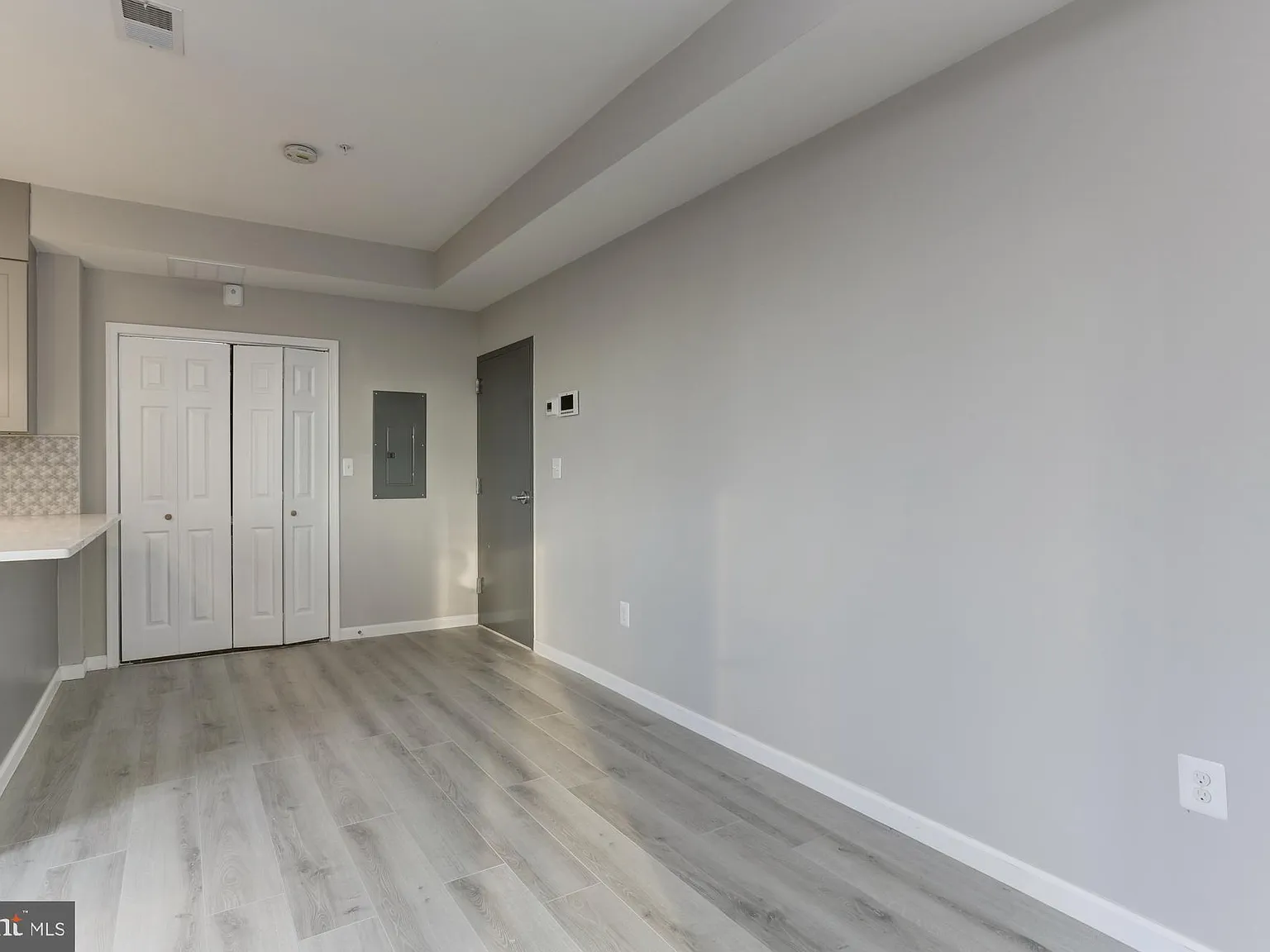 1 bed, 800 sqft, $1,550 — Photo 3