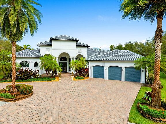 3rd image of 12401 N Stonebrook Cir