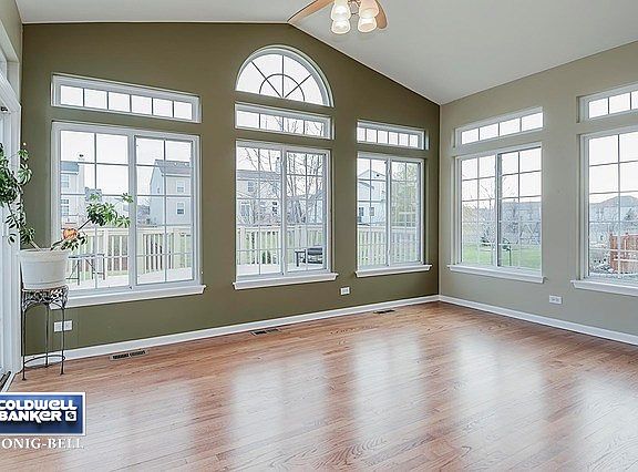 Sun/Florida Rm Heated-Also known as "Morning Room".  Bright and cheerful!