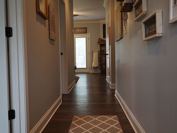 4th image of 10 Pippin Pl NE