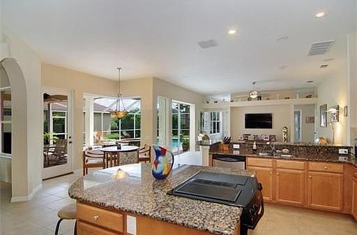 4th image of 3422 Leaf Lake Dr
