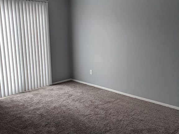 2nd image of 3127 Schuetzen Ln APT 3