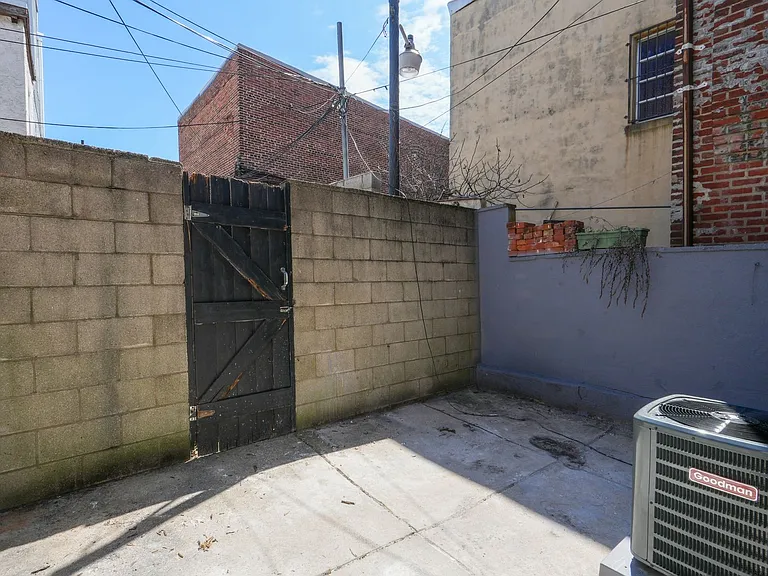 1335 S 8th St — Photo 31