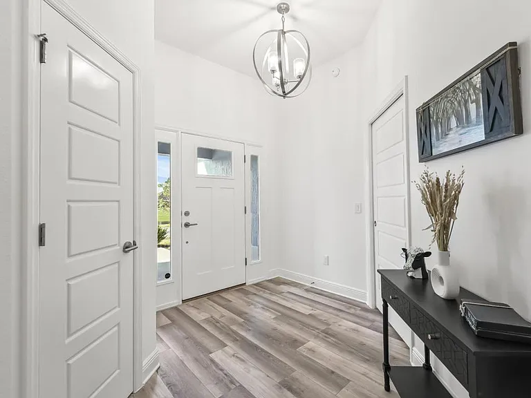 1393 Daniel Way — Photo 7
