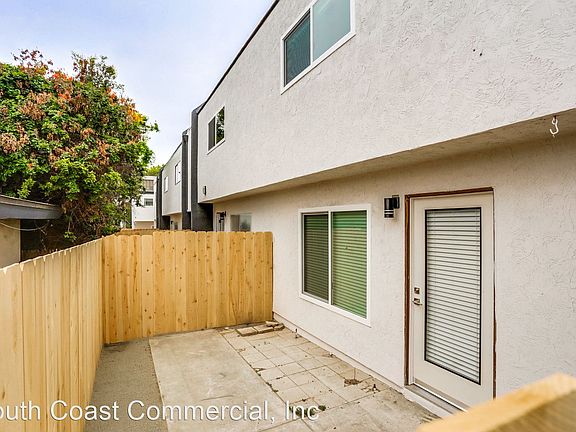 4th image of 3958 Riviera Dr Unit E