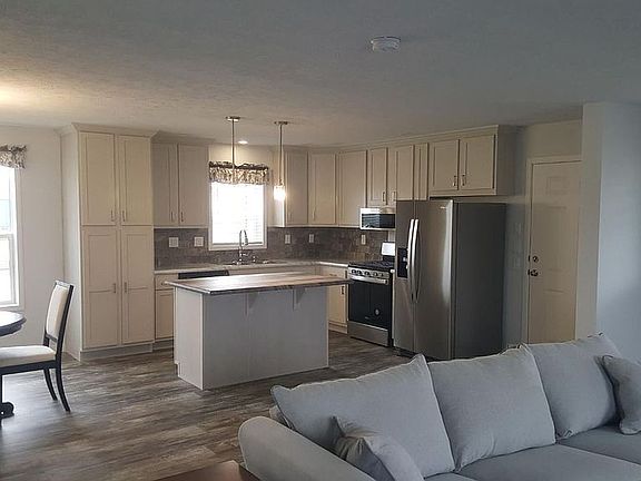 3rd image of 5215 Hollow Ln