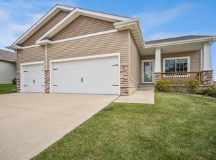 706 Dogwood Ln, Norwalk, IA 50211