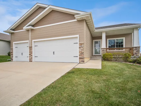 706 Dogwood Ln, Norwalk, IA 50211