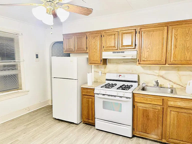 1839 W 4th St #2 — Photo 9