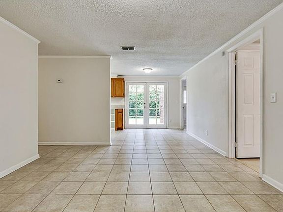 4th image of 11108 N 22nd St
